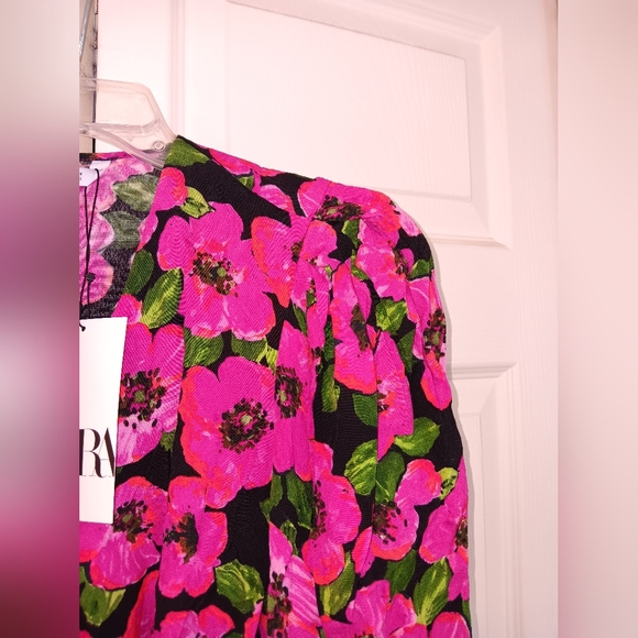 Zara Hot Pink and Black Floral Puff Shoulder Wrap Blouse. Size L. NWT! - Picture 10 of 12